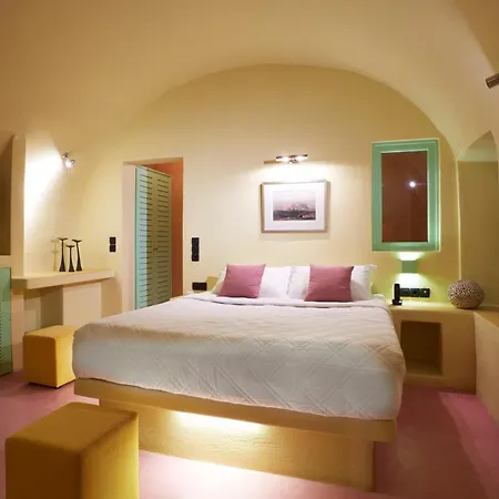 Caldera Beyond Hotel